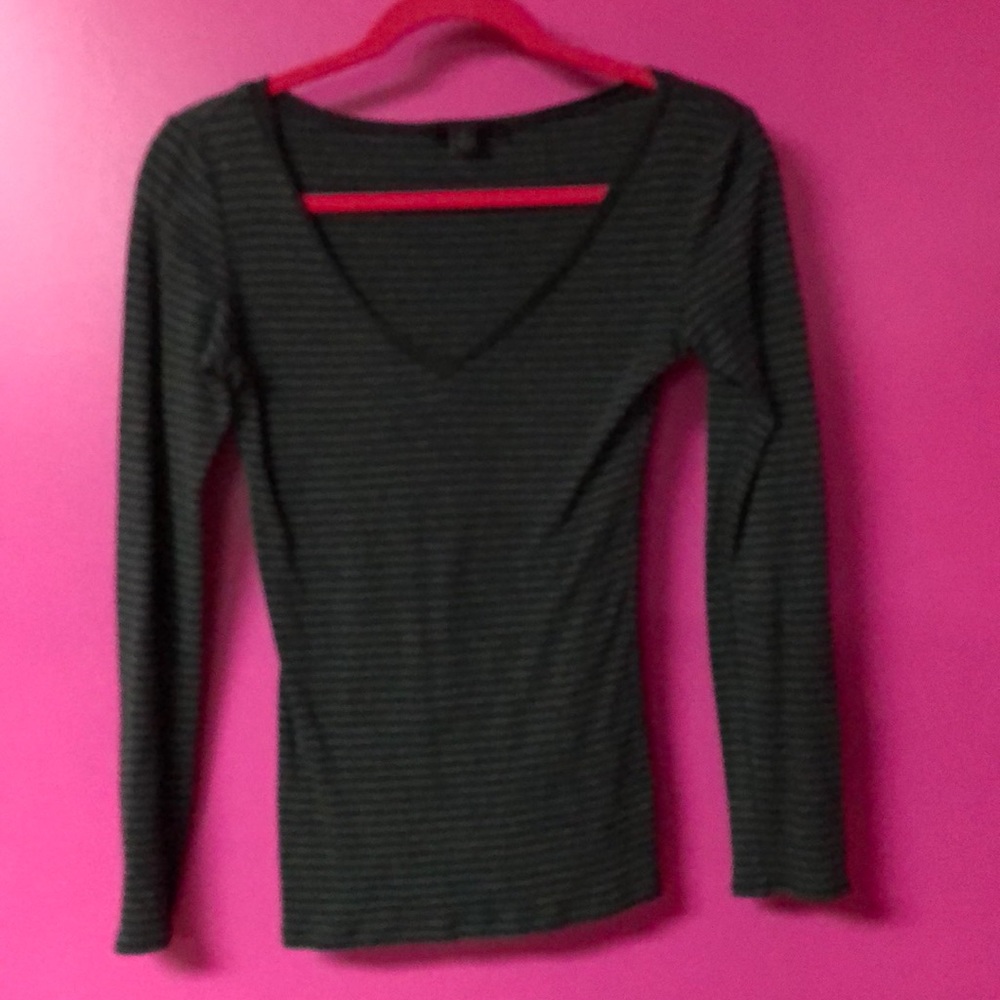Black & Grey Express V-Neck light weight sweater.